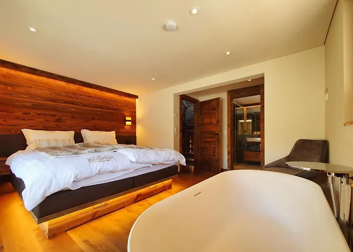 Luxury Engedi 木屋 萨斯费