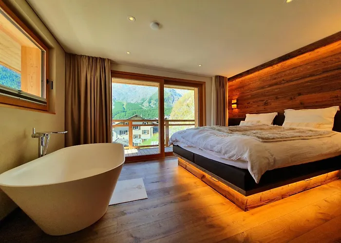 Luxury Engedi 木屋 萨斯费